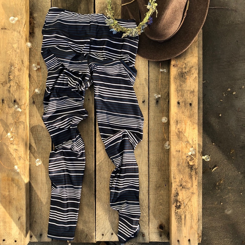 Super cute gottex leggings with back pocket